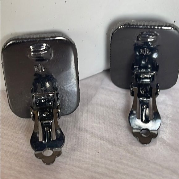 Ralph Lauren Black Statement  Clip Earrings with Halo Desig - Picture 4 of 7